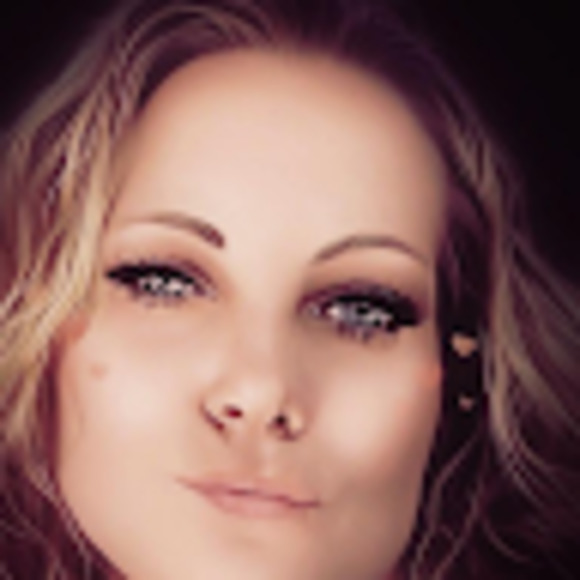 Meet your Posher, Dayna - Picture 1 of 1